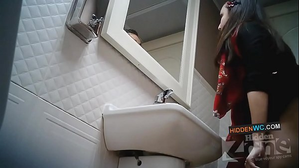 Makamera akavanzika muchimbudzi chevakadzi (1)