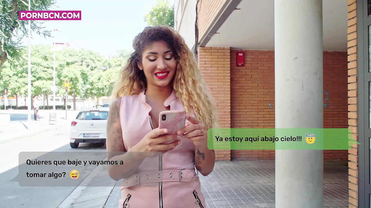 Mukadzi asina kutendeka ave kuda kusvotesa mudiwa wake zvakasimba murume wake achishanda. Latina ane matinji nemboro hombe. Venus Aphrodite.