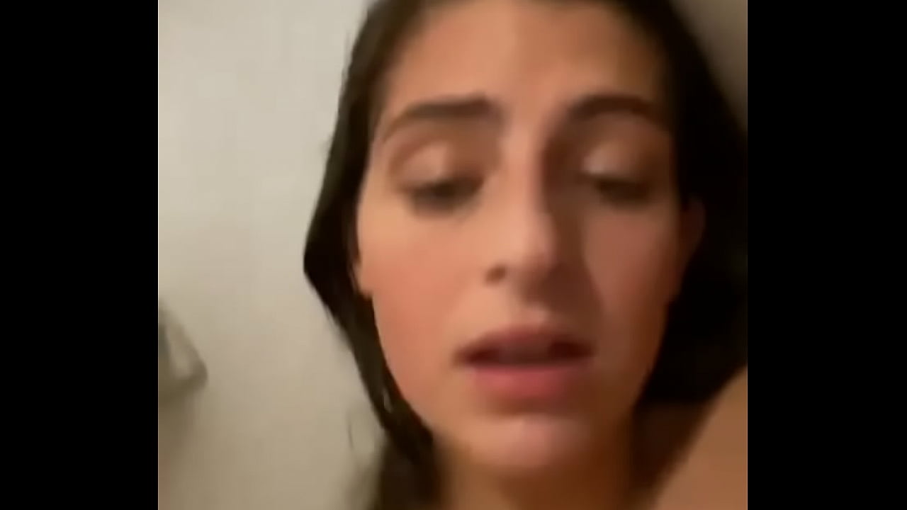 Blue-eyed hottie, pfupi mavhidhiyo epabonde epamba, sarudzo ye